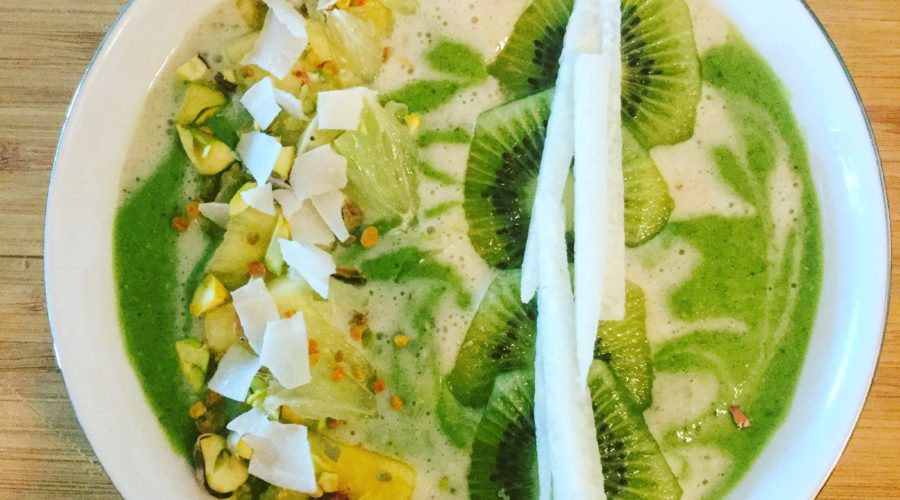 Key Lime Kiwi Smoothie Bowl