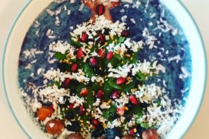 How To Make A Christmas Tree Smoothie Bowl